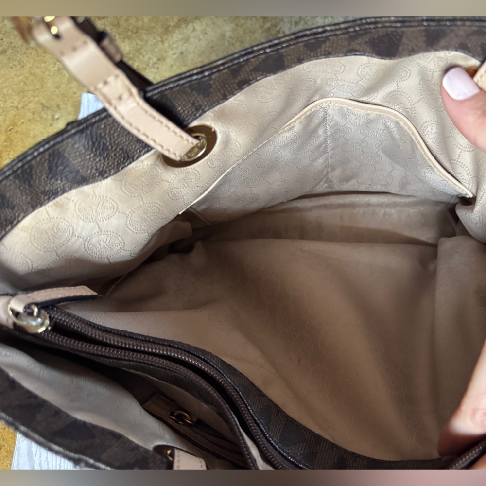 Michael Kors Brown Logo Tote with Tan Straps and Gold Charm FLAWED - Picture 10 of 11